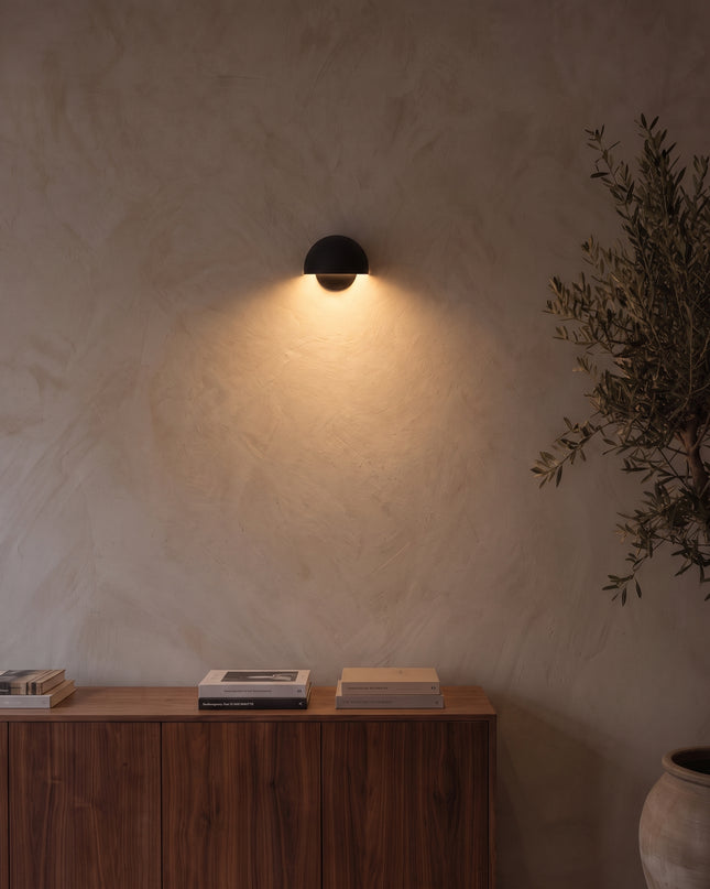 Cupola Wandleuchte | Halbkugel, 360° drehbar im Wohnzimmer (1)