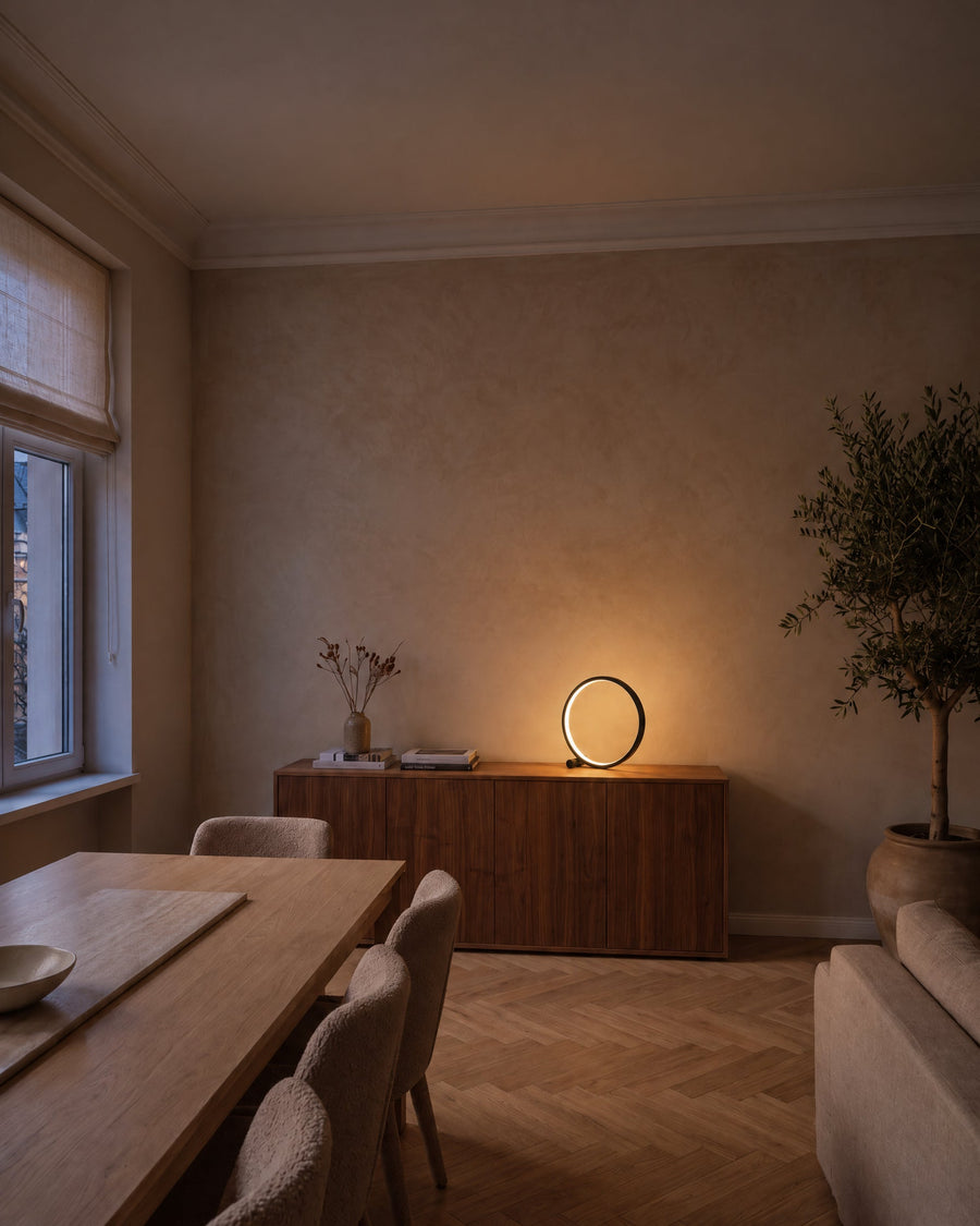 Verona table lamp on the sideboard in the dining room
