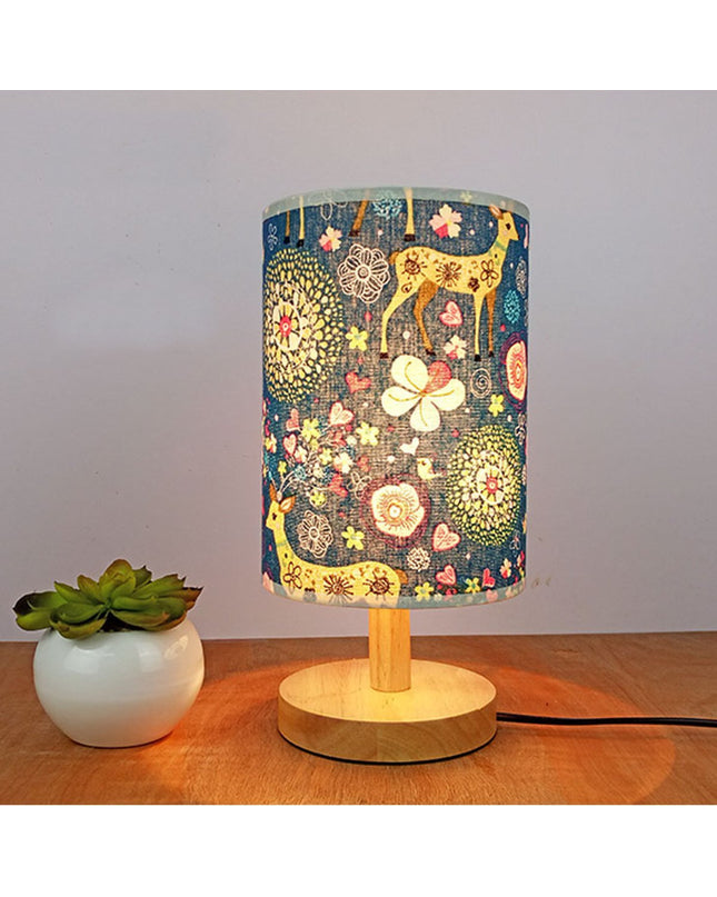 Kezaro Acerra Lampe with a sleek modern design, featuring a round white lampshade and metal base.