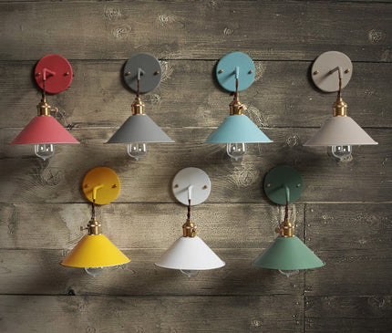 Kezaro Venedig Lampe with a green glass design, decorative metal stand, and elegant vintage-inspired style.
