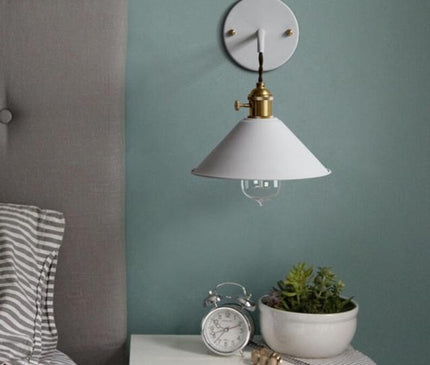 Kezaro Venedig Lampe with green glass and vintage design, featuring intricate detailing and a classic, stylish appearance.