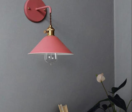 Kezaro Venedig Lampe with green glass and intricate design, perfect for modern home decor, displayed on a neutral background.
