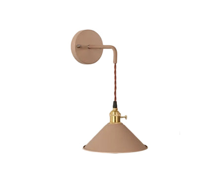 Kezaro Venedig Lampe with green glass and intricate metal detailing, elegant decorative table lamp for stylish interior lighting.