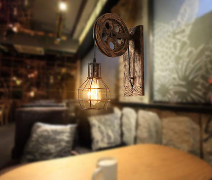 Kezaro Trento Lampe with round rust-colored metal shade and modern design, ideal for contemporary home lighting.