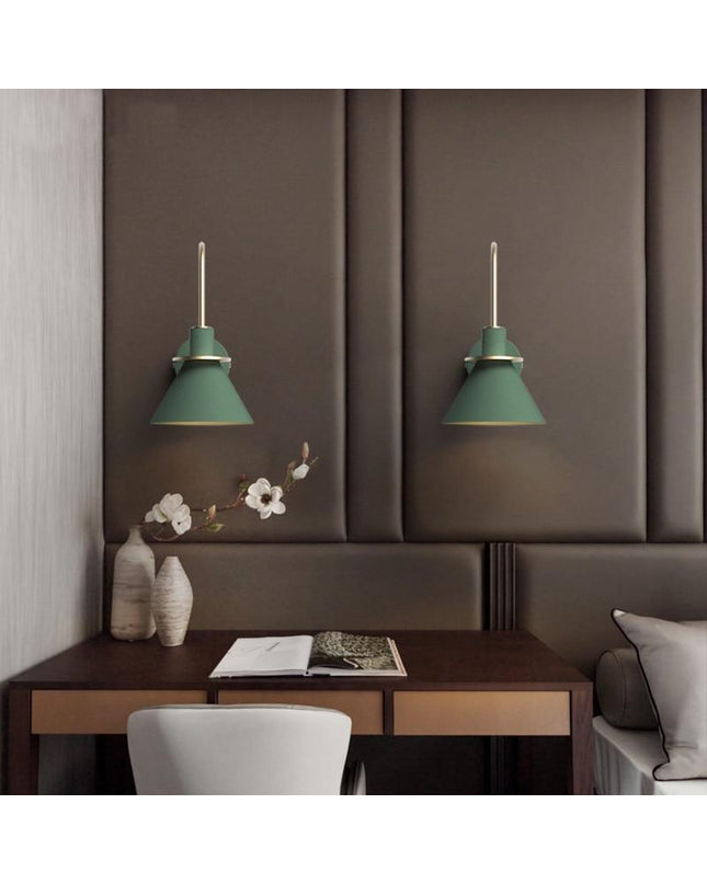 Kezaro Lecce black wall lamp with modern design, featuring a sleek metal finish and minimalist style.